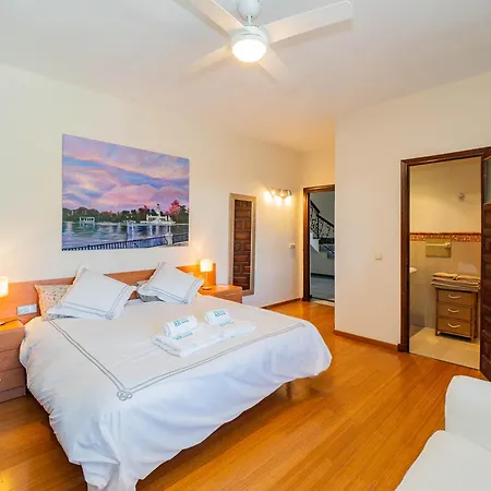 Cubo's Capuchinas Villa