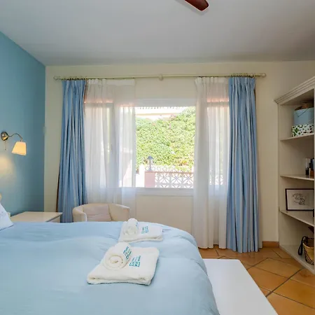 Cubo's Capuchinas Villa *