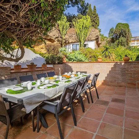 Villa Cubo's Capuchinas