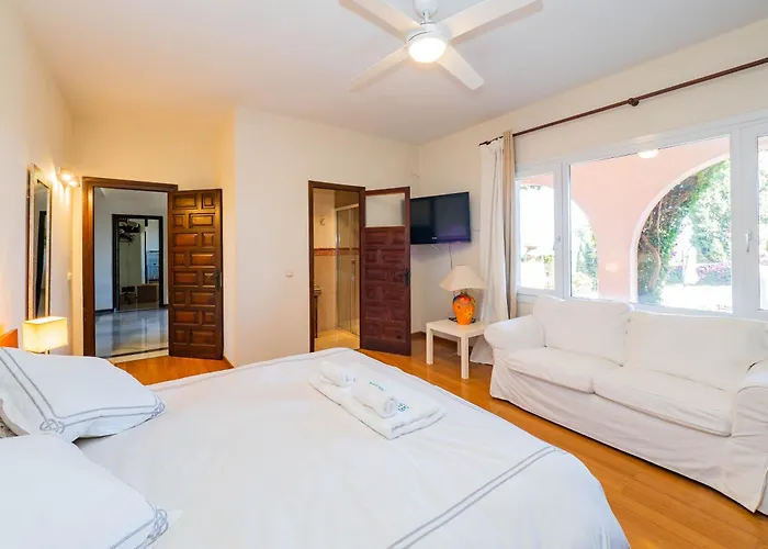 Cubo's Capuchinas Villa *