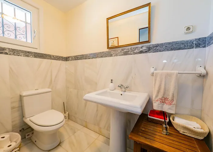 Cubo's Capuchinas Villa *