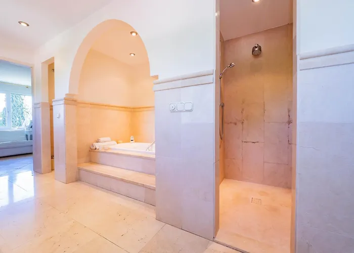 Villa Cubo's Capuchinas Torremolinos