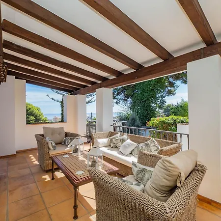 Cubo's Capuchinas Villa