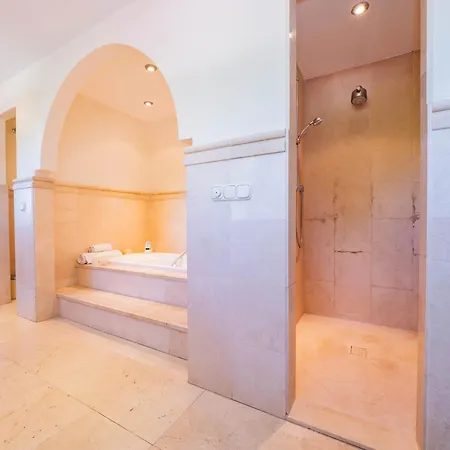 Villa Cubo's Capuchinas Torremolinos