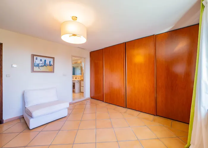 Villa Cubo's Capuchinas *